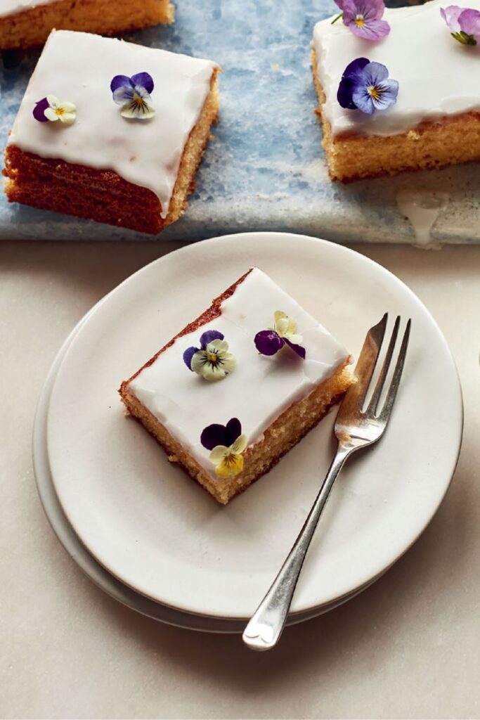  Mary Berry Elderflower and Lemon Traybake