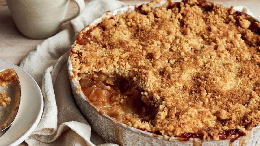 Mary Berry Apple Crumble