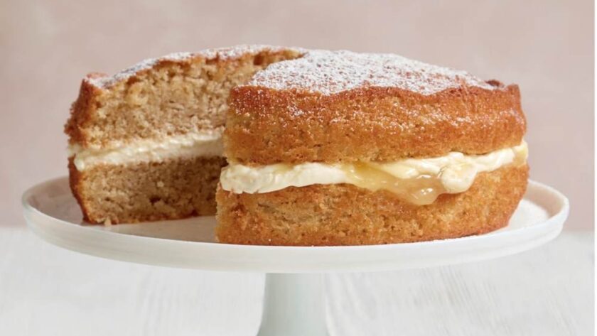 Mary Berry's Apple and Lemon Sandwich Cake