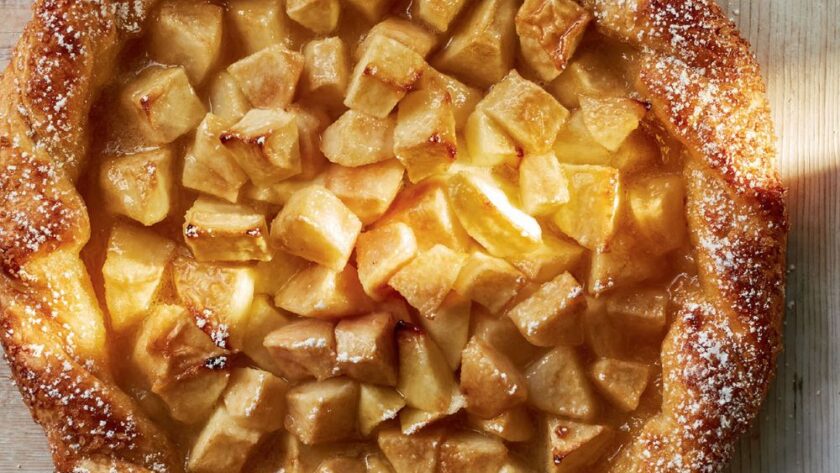 Mary Berry Apple and Pear Pie