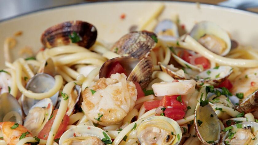 Mary Berry Seafood Linguine With Fresh Tomato Sauce