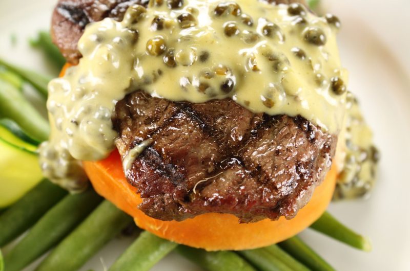 Mary Berry Green Peppercorn Sauce – Bold, Creamy, and Seriously Fancy