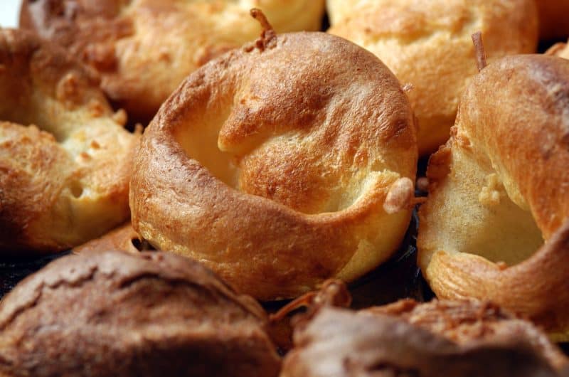 Mary Berry Yorkshire Pudding – Tall, Crispy, and Roasting Tin Ready