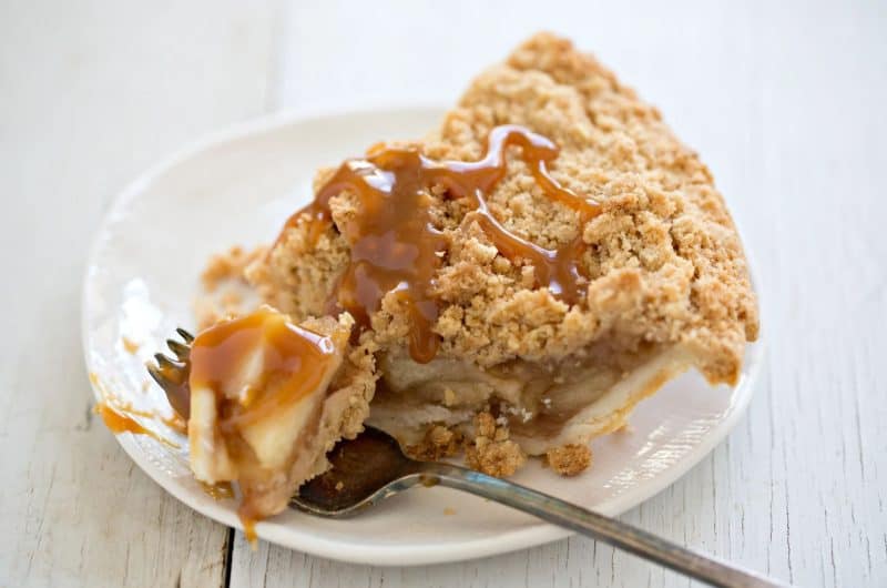 Mary Berry Dutch Apple Cake Recipe – Buttery, Cozy & Properly Crunchy on Top