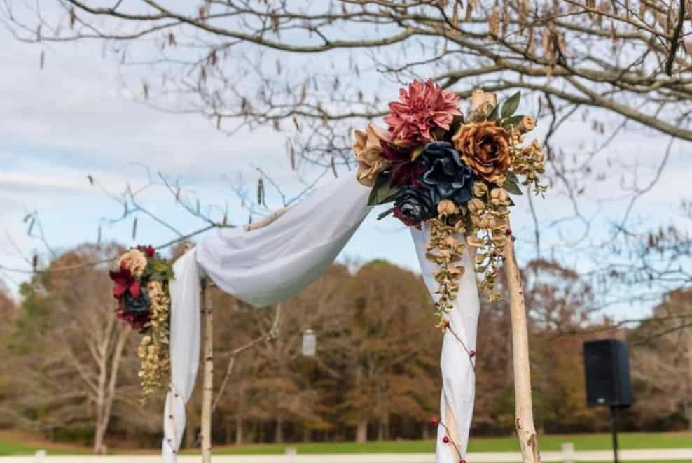 simple garden wedding decoration