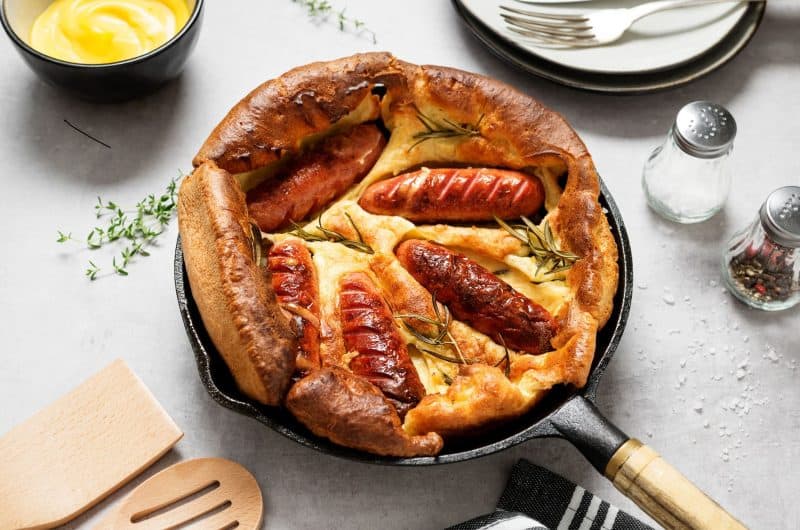 Mary Berry Toad in the Hole – Crispy, Puffy, and Pure Cozy Chaos