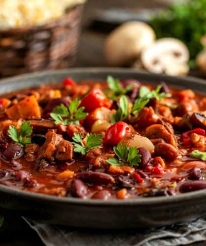 Colorful chili with beans and vegetables