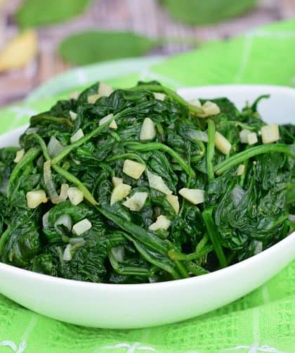 Sautéed spinach with garlic pieces