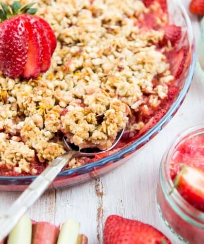 Strawberry rhubarb crumble dessert dish